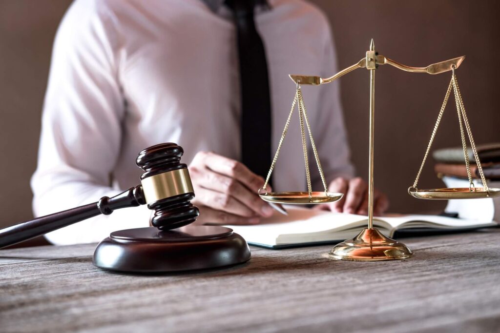 courtroom lawyers male