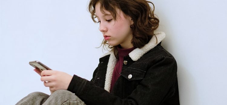 can I read my childs text messages.